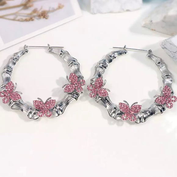 *NEW* IN 18k Silver & Pink Butterfly Hoop Earrings - Picture 1 of 3